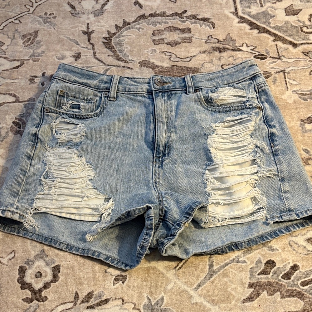 American eagle Distressed Denim Women Shorts size 6